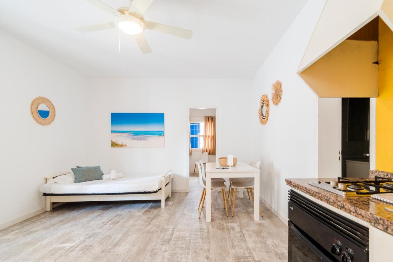 Apartamentos Verdera Es Pujols Luaran gambar
