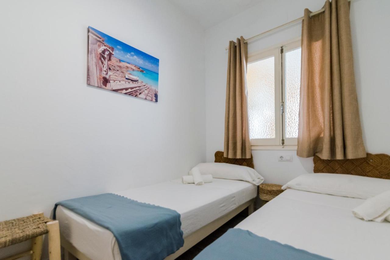 Apartamentos Verdera Es Pujols Luaran gambar
