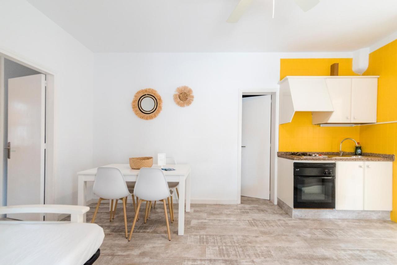 Apartamentos Verdera Es Pujols Luaran gambar