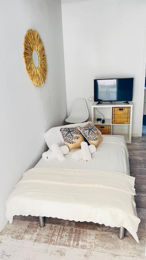 Apartamentos Verdera Es Pujols Luaran gambar